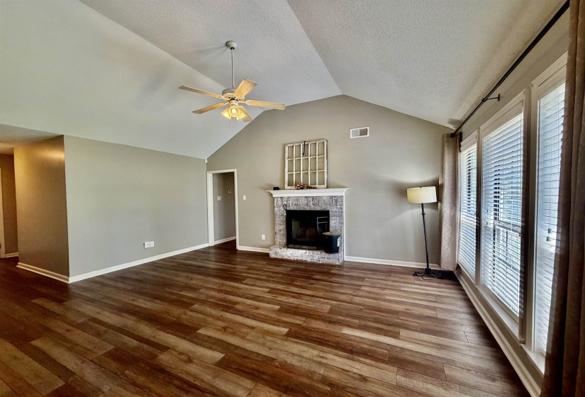 515 MEBANE RD, Oakland, Tennessee 38060, 3 Bedrooms Bedrooms, 6 Rooms Rooms,2 BathroomsBathrooms,Residential,For Sale,MEBANE,10221701