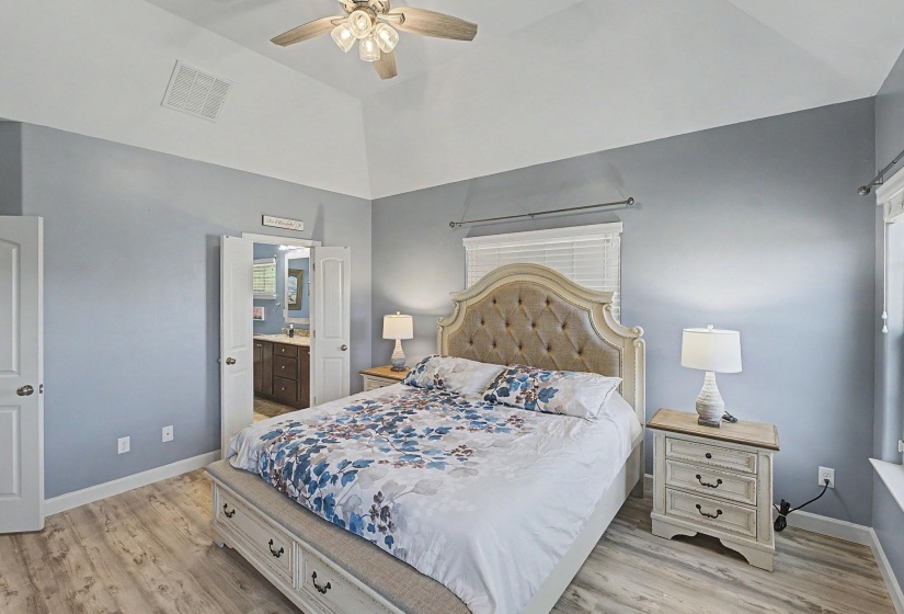 160 OAK HOLLOW DR, Oakland, Tennessee 38060, 4 Bedrooms Bedrooms, 7 Rooms Rooms,3 BathroomsBathrooms,Residential,For Sale,OAK HOLLOW,10221702