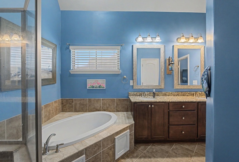 160 OAK HOLLOW DR, Oakland, Tennessee 38060, 4 Bedrooms Bedrooms, 7 Rooms Rooms,3 BathroomsBathrooms,Residential,For Sale,OAK HOLLOW,10221702