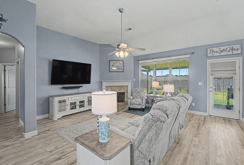 160 OAK HOLLOW DR, Oakland, Tennessee 38060, 4 Bedrooms Bedrooms, 7 Rooms Rooms,3 BathroomsBathrooms,Residential,For Sale,OAK HOLLOW,10221702