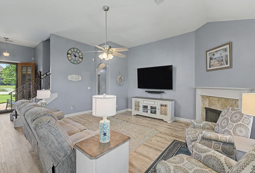 160 OAK HOLLOW DR, Oakland, Tennessee 38060, 4 Bedrooms Bedrooms, 7 Rooms Rooms,3 BathroomsBathrooms,Residential,For Sale,OAK HOLLOW,10221702