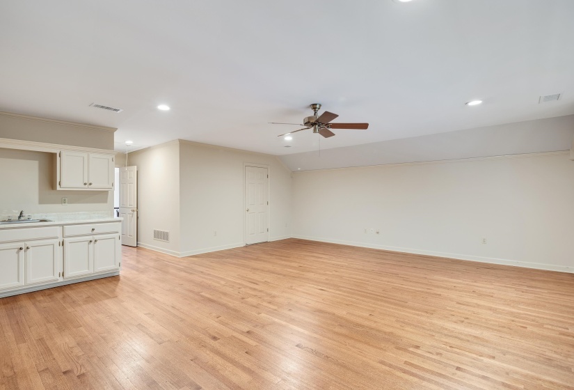 6397 WYNFREY PL, Memphis, Tennessee 38120, 4 Bedrooms Bedrooms, 9 Rooms Rooms,4 BathroomsBathrooms,Residential,For Sale,WYNFREY,10221704