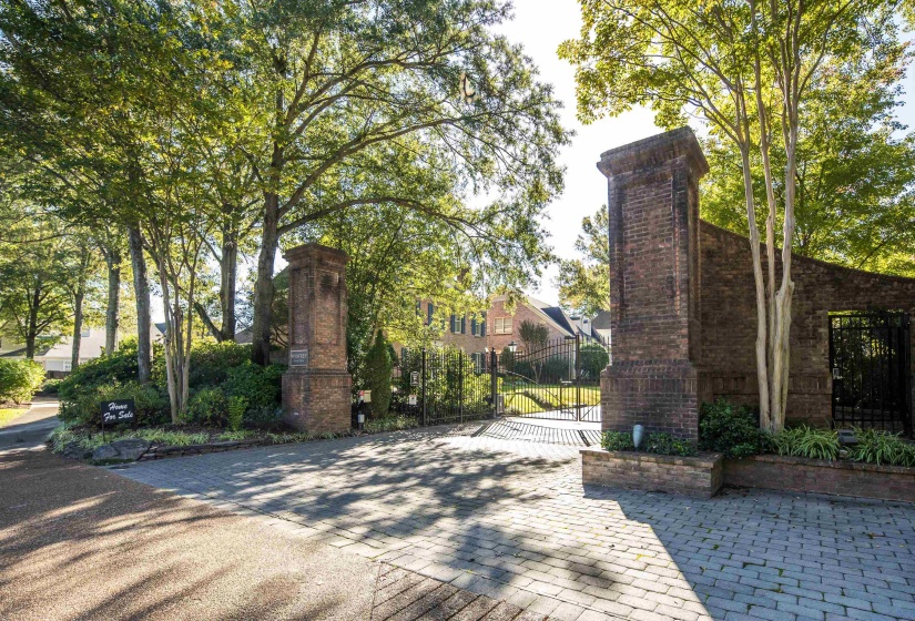 6397 WYNFREY PL, Memphis, Tennessee 38120, 4 Bedrooms Bedrooms, 9 Rooms Rooms,4 BathroomsBathrooms,Residential,For Sale,WYNFREY,10221704