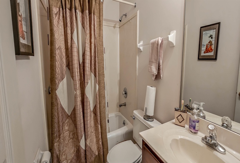 7725 CANDY APPLE CV, Memphis, Tennessee 38119, 5 Bedrooms Bedrooms, 8 Rooms Rooms,3 BathroomsBathrooms,Residential,For Sale,CANDY APPLE,10221705