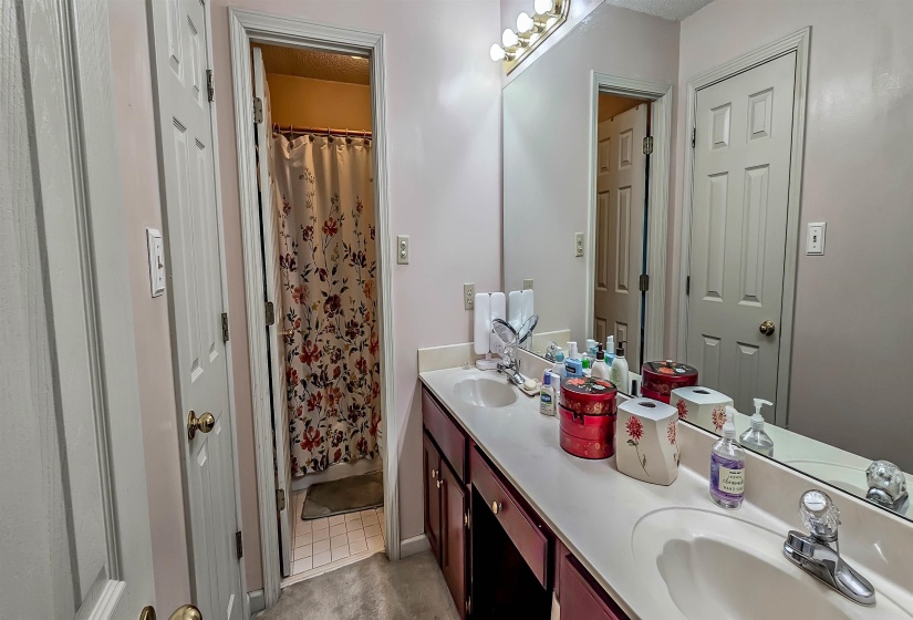 7725 CANDY APPLE CV, Memphis, Tennessee 38119, 5 Bedrooms Bedrooms, 8 Rooms Rooms,3 BathroomsBathrooms,Residential,For Sale,CANDY APPLE,10221705