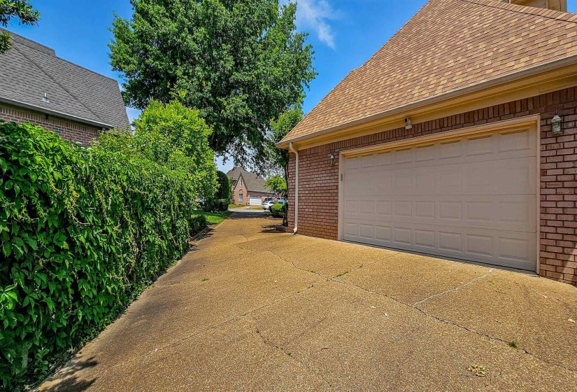 7725 CANDY APPLE CV, Memphis, Tennessee 38119, 5 Bedrooms Bedrooms, 8 Rooms Rooms,3 BathroomsBathrooms,Residential,For Sale,CANDY APPLE,10221705