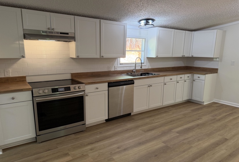 890 BURKS RD, Savannah, Tennessee 38372, 3 Bedrooms Bedrooms, 7 Rooms Rooms,2 BathroomsBathrooms,Residential,For Sale,BURKS,10221706