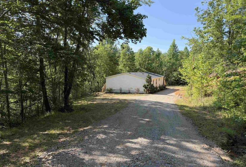 890 BURKS RD, Savannah, Tennessee 38372, 3 Bedrooms Bedrooms, 7 Rooms Rooms,2 BathroomsBathrooms,Residential,For Sale,BURKS,10221706