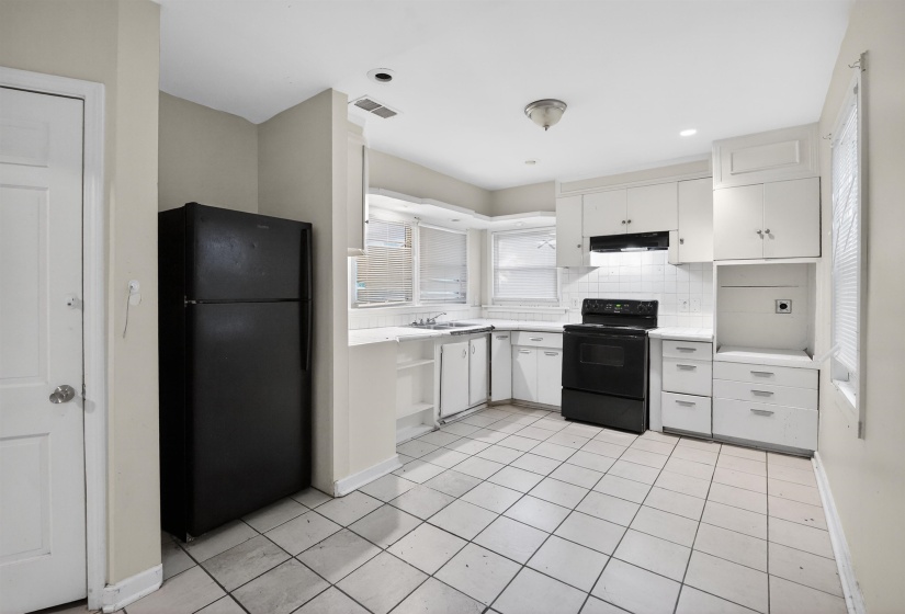 4055 KIMBALL AVE, Memphis, Tennessee 38111, 3 Bedrooms Bedrooms, 6 Rooms Rooms,2 BathroomsBathrooms,Residential,For Sale,KIMBALL,10221731