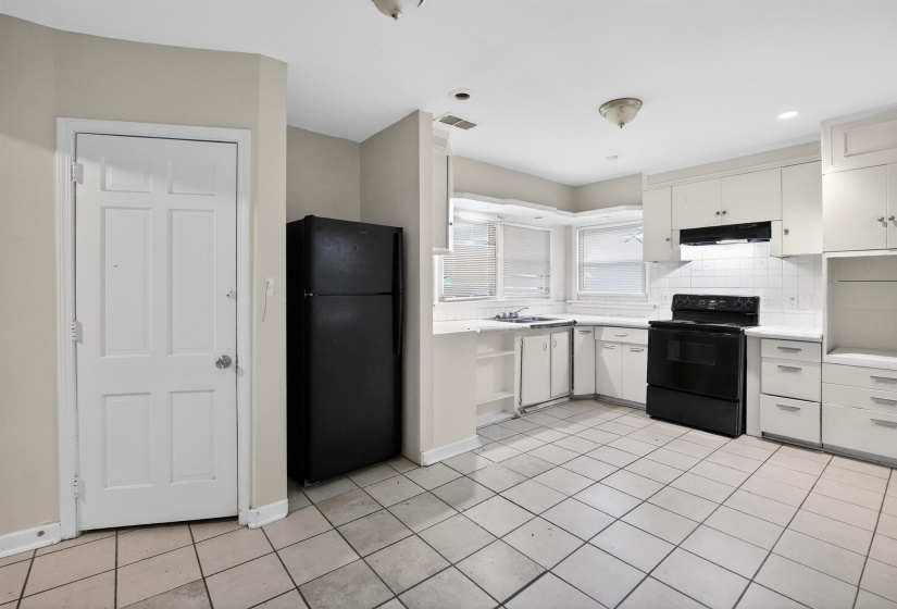 4055 KIMBALL AVE, Memphis, Tennessee 38111, 3 Bedrooms Bedrooms, 6 Rooms Rooms,2 BathroomsBathrooms,Residential,For Sale,KIMBALL,10221731