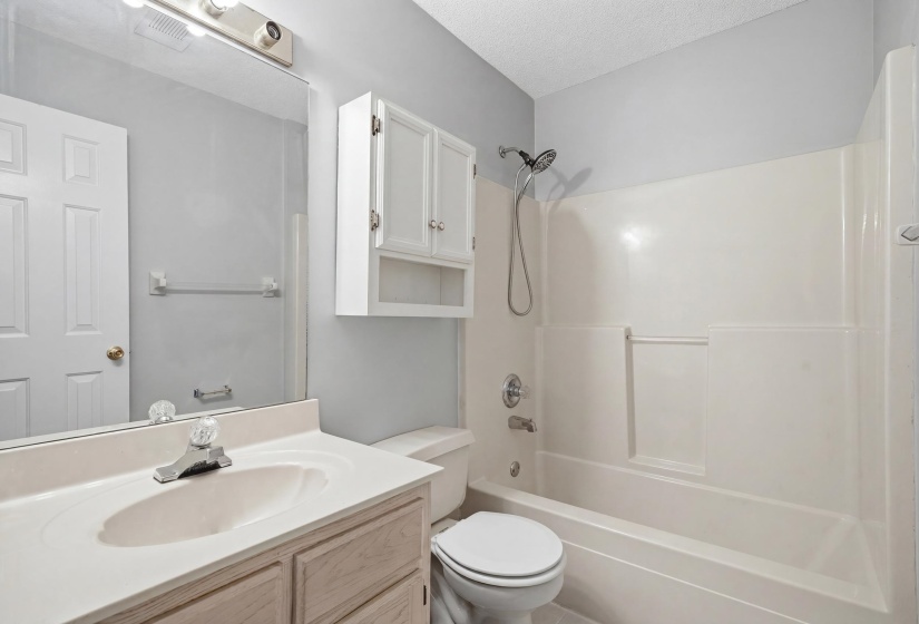 1032 APPLING MEADOW DR, Cordova, Tennessee 38018, 3 Bedrooms Bedrooms, 6 Rooms Rooms,2.1 BathroomsBathrooms,Residential,For Sale,APPLING MEADOW,10221732