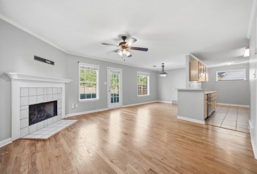 1032 APPLING MEADOW DR, Cordova, Tennessee 38018, 3 Bedrooms Bedrooms, 6 Rooms Rooms,2.1 BathroomsBathrooms,Residential,For Sale,APPLING MEADOW,10221732