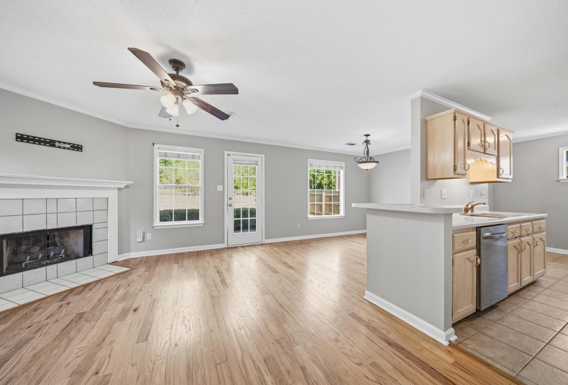 1032 APPLING MEADOW DR, Cordova, Tennessee 38018, 3 Bedrooms Bedrooms, 6 Rooms Rooms,2.1 BathroomsBathrooms,Residential,For Sale,APPLING MEADOW,10221732
