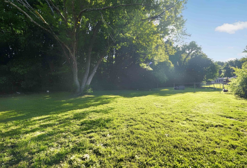 1100 WESTERN PARK DR, Memphis, Tennessee 38109, 3 Bedrooms Bedrooms, 5 Rooms Rooms,1 BathroomBathrooms,Residential,For Sale,WESTERN PARK,10221733