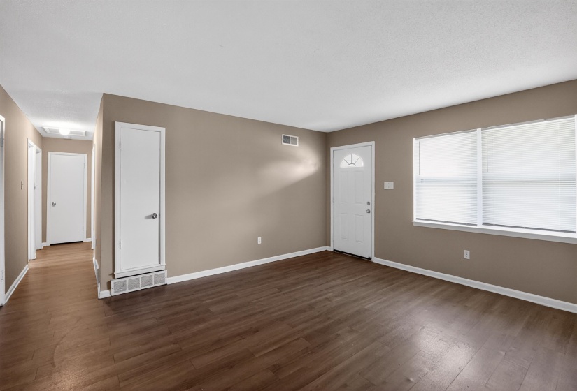 1100 WESTERN PARK DR, Memphis, Tennessee 38109, 3 Bedrooms Bedrooms, 5 Rooms Rooms,1 BathroomBathrooms,Residential,For Sale,WESTERN PARK,10221733