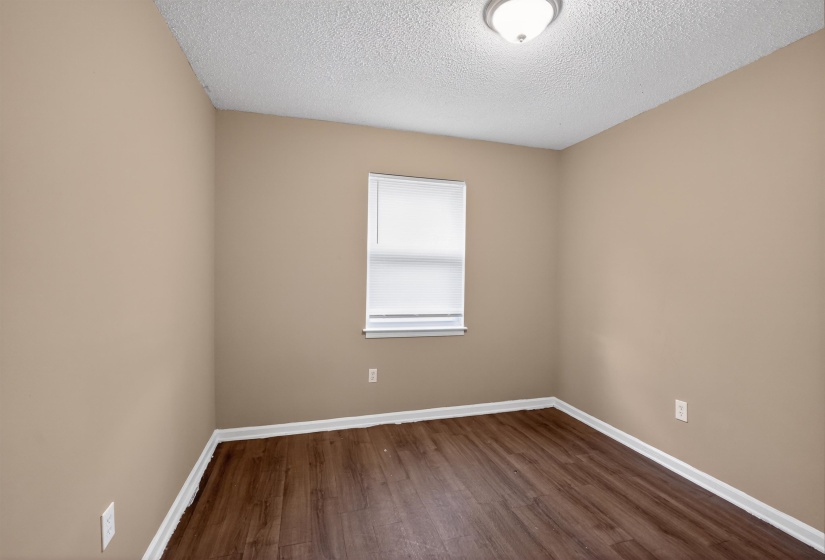 1100 WESTERN PARK DR, Memphis, Tennessee 38109, 3 Bedrooms Bedrooms, 5 Rooms Rooms,1 BathroomBathrooms,Residential,For Sale,WESTERN PARK,10221733