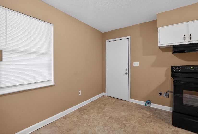 1100 WESTERN PARK DR, Memphis, Tennessee 38109, 3 Bedrooms Bedrooms, 5 Rooms Rooms,1 BathroomBathrooms,Residential,For Sale,WESTERN PARK,10221733