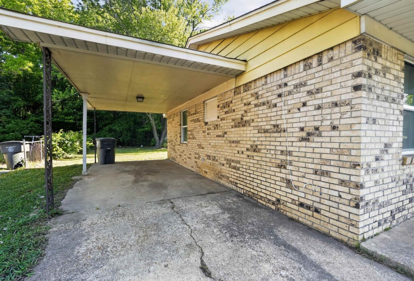 1100 WESTERN PARK DR, Memphis, Tennessee 38109, 3 Bedrooms Bedrooms, 5 Rooms Rooms,1 BathroomBathrooms,Residential,For Sale,WESTERN PARK,10221733