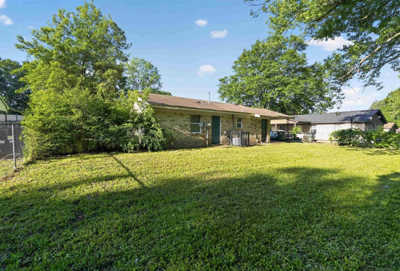 1100 WESTERN PARK DR, Memphis, Tennessee 38109, 3 Bedrooms Bedrooms, 5 Rooms Rooms,1 BathroomBathrooms,Residential,For Sale,WESTERN PARK,10221733