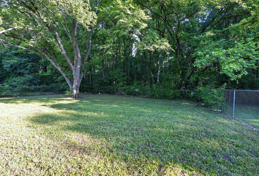 1100 WESTERN PARK DR, Memphis, Tennessee 38109, 3 Bedrooms Bedrooms, 5 Rooms Rooms,1 BathroomBathrooms,Residential,For Sale,WESTERN PARK,10221733