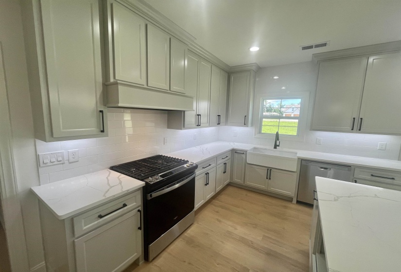 200 CHINKAPIN CV, Savannah, Tennessee 38372, 3 Bedroom Bedrooms, 10 Room Rooms,2 BathroomBathrooms,Residential,For Sale,CHINKAPIN,0,10221736