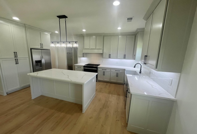 200 CHINKAPIN CV, Savannah, Tennessee 38372, 3 Bedroom Bedrooms, 10 Room Rooms,2 BathroomBathrooms,Residential,For Sale,CHINKAPIN,0,10221736