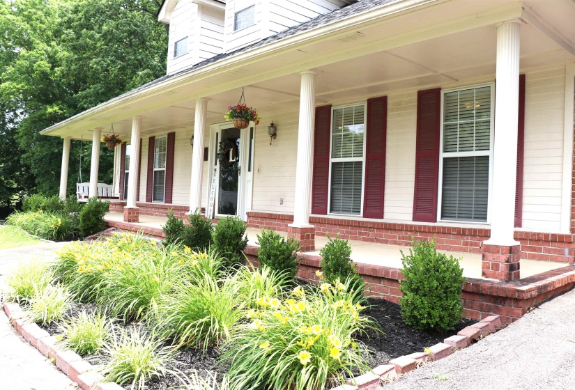 130 GRACE AVE, Atoka, Tennessee 38004, 3 Bedroom Bedrooms, 7 Room Rooms,2.1 BathroomBathrooms,Residential,For Sale,GRACE,0,10221749
