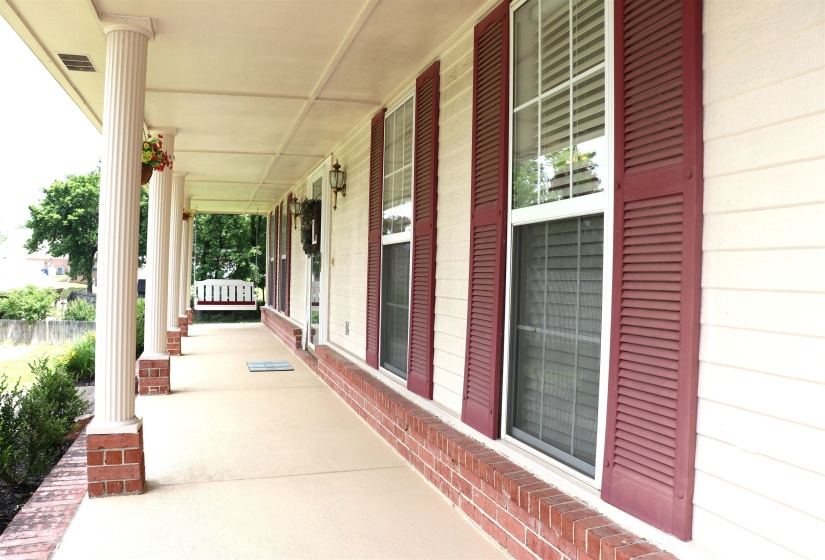 130 GRACE AVE, Atoka, Tennessee 38004, 3 Bedroom Bedrooms, 7 Room Rooms,2.1 BathroomBathrooms,Residential,For Sale,GRACE,0,10221749