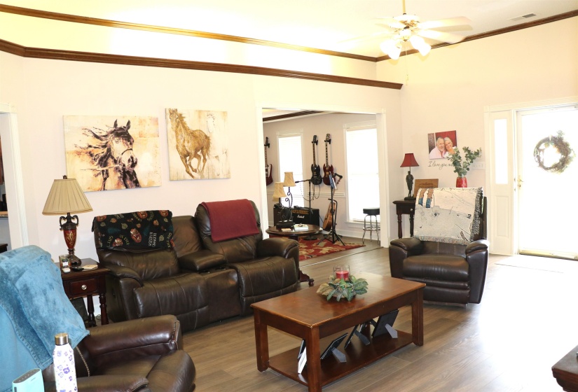 130 GRACE AVE, Atoka, Tennessee 38004, 3 Bedroom Bedrooms, 7 Room Rooms,2.1 BathroomBathrooms,Residential,For Sale,GRACE,0,10221749