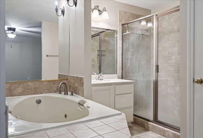 6976 COUNTRY RD, Germantown, Tennessee 38138, 2 Bedroom Bedrooms, 8 Room Rooms,2.1 BathroomBathrooms,Residential,For Sale,COUNTRY,0,10221750