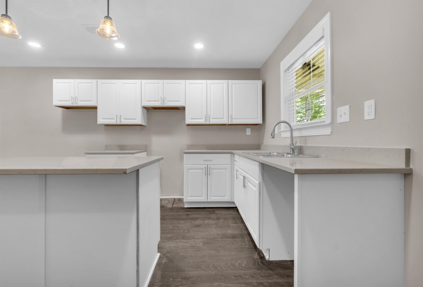 1960 MCLEMORE AVE, Memphis, Tennessee 38114, 4 Bedroom Bedrooms, 4 Room Rooms,2 BathroomBathrooms,Residential,For Sale,MCLEMORE,0,10221752