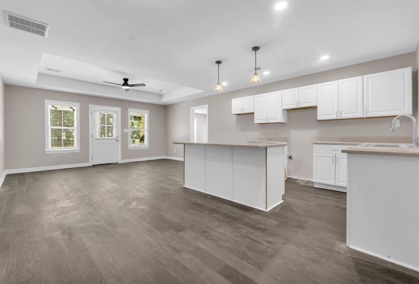 1960 MCLEMORE AVE, Memphis, Tennessee 38114, 4 Bedroom Bedrooms, 4 Room Rooms,2 BathroomBathrooms,Residential,For Sale,MCLEMORE,0,10221752