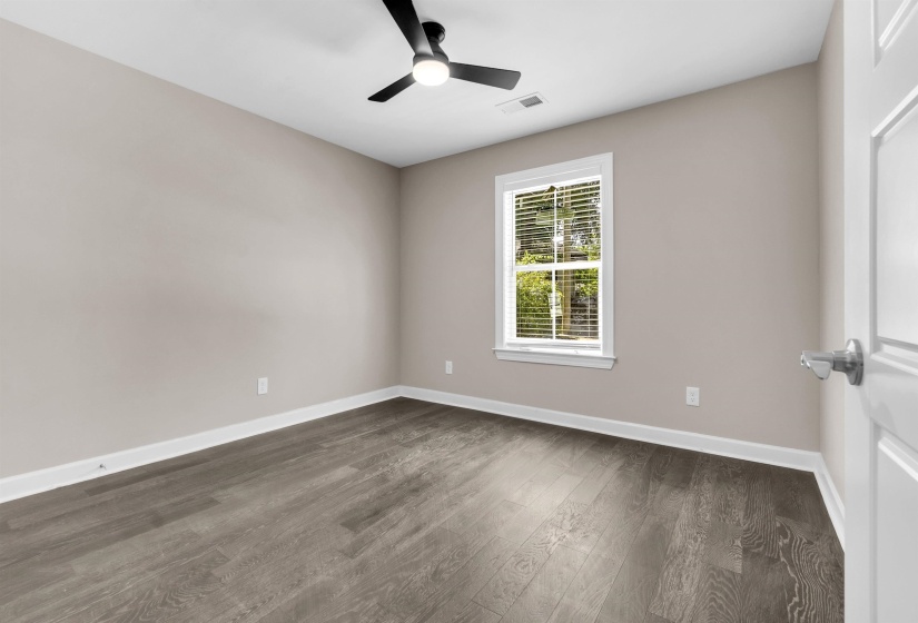 1960 MCLEMORE AVE, Memphis, Tennessee 38114, 4 Bedroom Bedrooms, 4 Room Rooms,2 BathroomBathrooms,Residential,For Sale,MCLEMORE,0,10221752