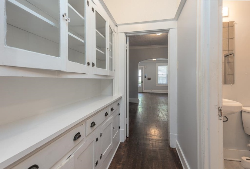 2371 PARKWAY PL, Memphis, Tennessee 38112, 3 Bedroom Bedrooms, 7 Room Rooms,2 BathroomBathrooms,Residential,For Sale,PARKWAY,0,10221763