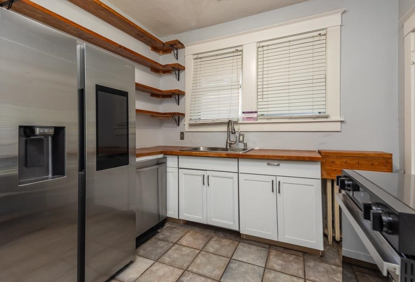 2371 PARKWAY PL, Memphis, Tennessee 38112, 3 Bedroom Bedrooms, 7 Room Rooms,2 BathroomBathrooms,Residential,For Sale,PARKWAY,0,10221763