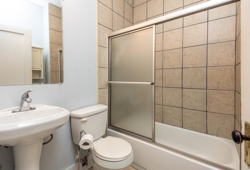 2371 PARKWAY PL, Memphis, Tennessee 38112, 3 Bedroom Bedrooms, 7 Room Rooms,2 BathroomBathrooms,Residential,For Sale,PARKWAY,0,10221763