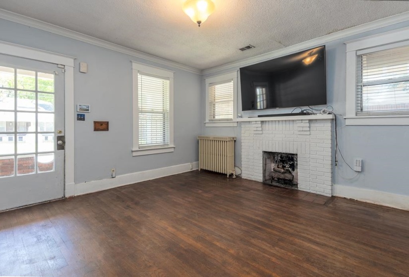 2371 PARKWAY PL, Memphis, Tennessee 38112, 3 Bedroom Bedrooms, 7 Room Rooms,2 BathroomBathrooms,Residential,For Sale,PARKWAY,0,10221763