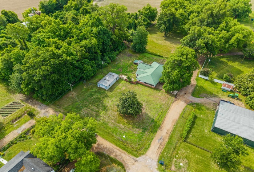 61 BRIDGE RD, Other, Mississippi 38617, 4 Bedrooms Bedrooms, 8 Rooms Rooms,2 BathroomsBathrooms,Residential,For Sale,BRIDGE,10221767