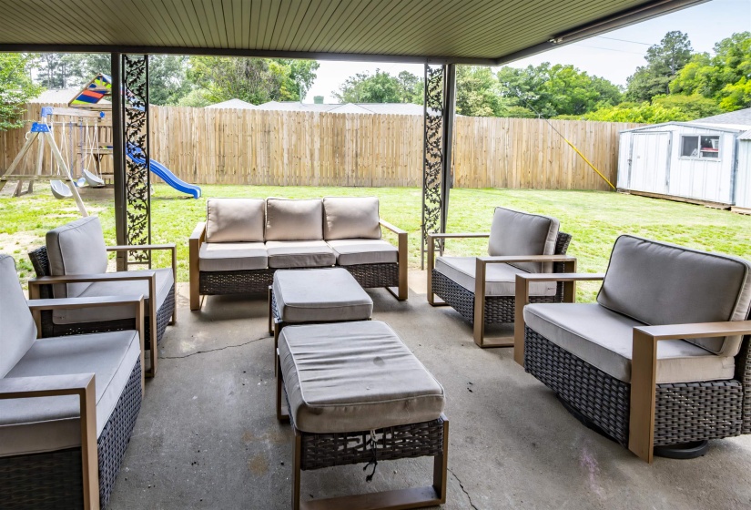 Covered patio with concrete flooring