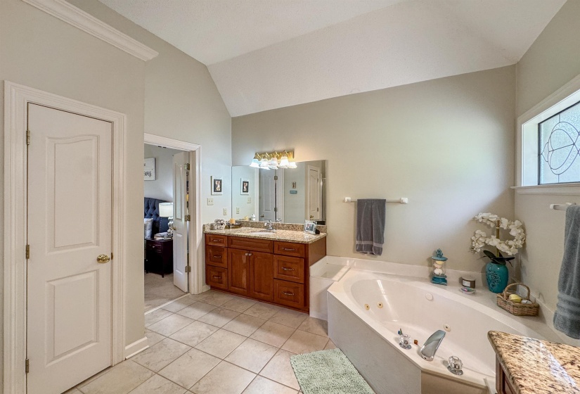 7733 SUNNY TRAIL DR, Bartlett, Tennessee 38135, 4 Bedrooms Bedrooms, 9 Rooms Rooms,2.1 BathroomsBathrooms,Residential,For Sale,SUNNY TRAIL,10221771
