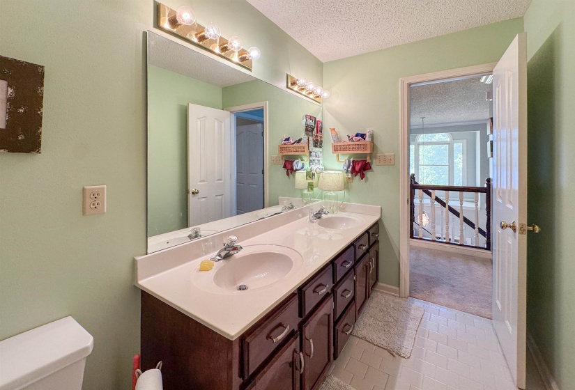 7733 SUNNY TRAIL DR, Bartlett, Tennessee 38135, 4 Bedrooms Bedrooms, 9 Rooms Rooms,2.1 BathroomsBathrooms,Residential,For Sale,SUNNY TRAIL,10221771
