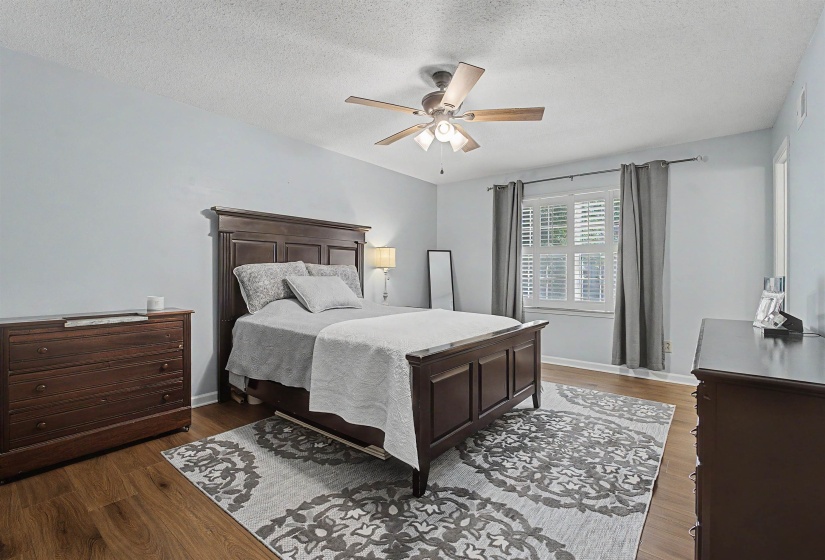 7703 RIVER BEND DR, Germantown, Tennessee 38138, 5 Bedrooms Bedrooms, 9 Rooms Rooms,3.1 BathroomsBathrooms,Residential,For Sale,RIVER BEND,10221772