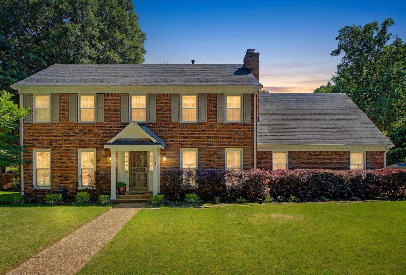 7703 RIVER BEND DR, Germantown, Tennessee 38138, 5 Bedrooms Bedrooms, 9 Rooms Rooms,3.1 BathroomsBathrooms,Residential,For Sale,RIVER BEND,10221772