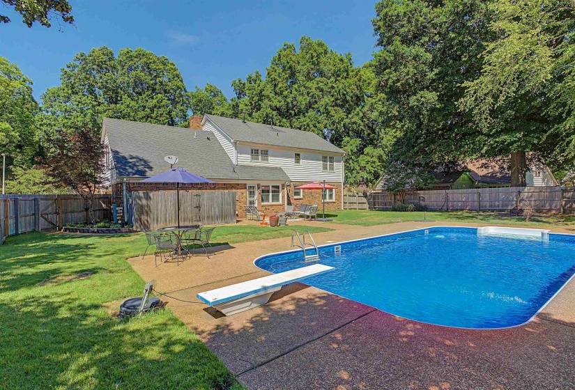 7703 RIVER BEND DR, Germantown, Tennessee 38138, 5 Bedrooms Bedrooms, 9 Rooms Rooms,3.1 BathroomsBathrooms,Residential,For Sale,RIVER BEND,10221772