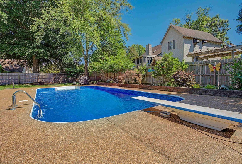 7703 RIVER BEND DR, Germantown, Tennessee 38138, 5 Bedrooms Bedrooms, 9 Rooms Rooms,3.1 BathroomsBathrooms,Residential,For Sale,RIVER BEND,10221772