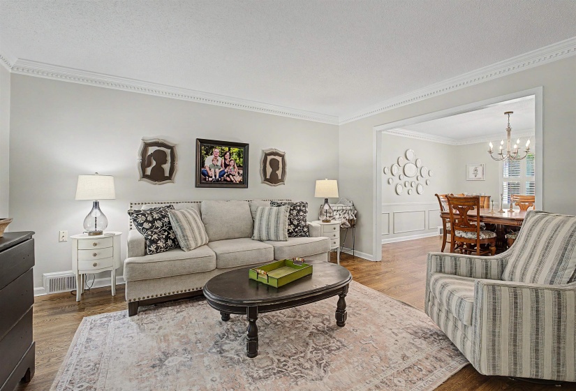7703 RIVER BEND DR, Germantown, Tennessee 38138, 5 Bedrooms Bedrooms, 9 Rooms Rooms,3.1 BathroomsBathrooms,Residential,For Sale,RIVER BEND,10221772