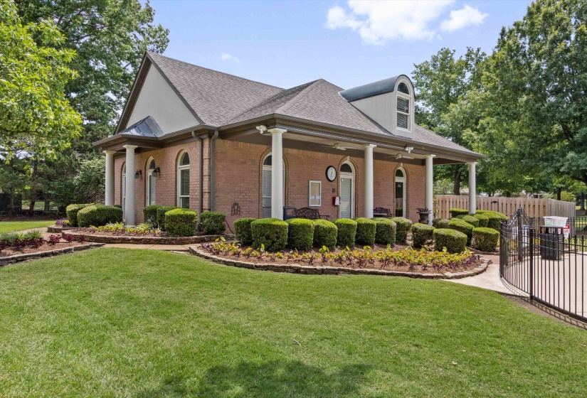 1996 KLUG CV, Collierville, Tennessee 38017, 4 Bedrooms Bedrooms, 9 Rooms Rooms,3.1 BathroomsBathrooms,Residential,For Sale,KLUG,10221776