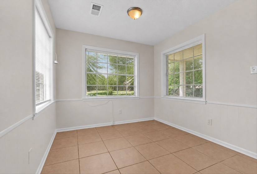 5211 BLUERIDGE DR, Memphis, Tennessee 38134, 4 Bedrooms Bedrooms, 7 Rooms Rooms,2 BathroomsBathrooms,Residential,For Sale,BLUERIDGE,10221778
