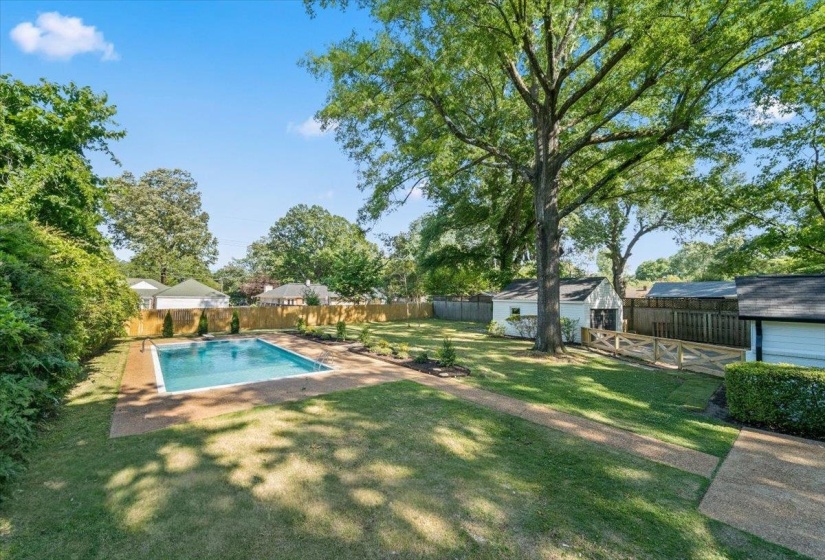 386 ERWIN DR, Memphis, Tennessee 38117, 4 Bedroom Bedrooms, 3 Room Rooms,3 BathroomBathrooms,Residential,For Sale,ERWIN,0,10221791