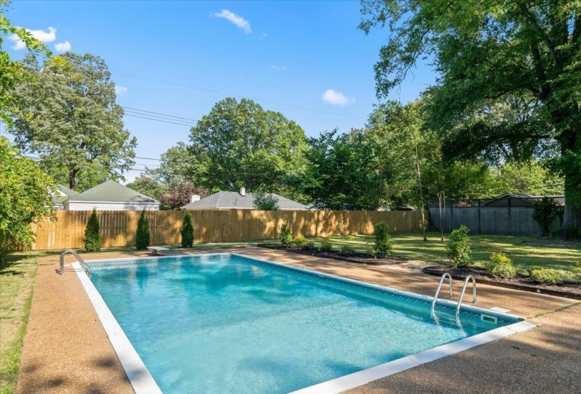 386 ERWIN DR, Memphis, Tennessee 38117, 4 Bedroom Bedrooms, 3 Room Rooms,3 BathroomBathrooms,Residential,For Sale,ERWIN,0,10221791